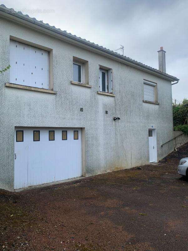 Maison à SAINT-ETIENNE-DE-BRILLOUET