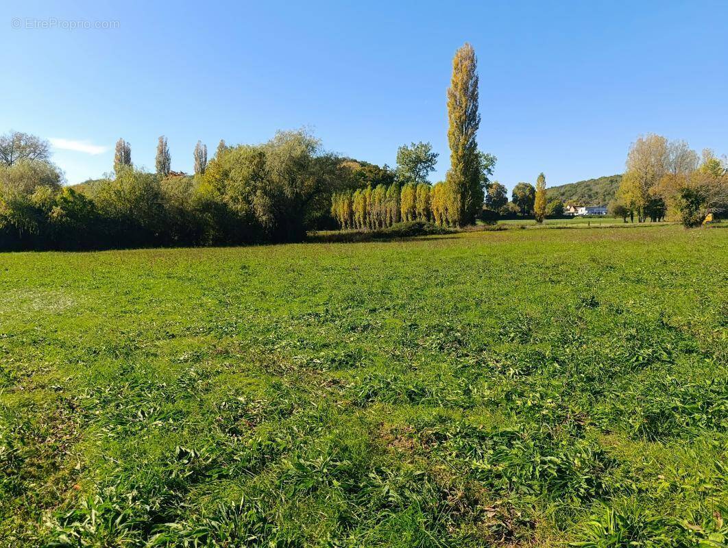 Terrain à MONTIGNAC