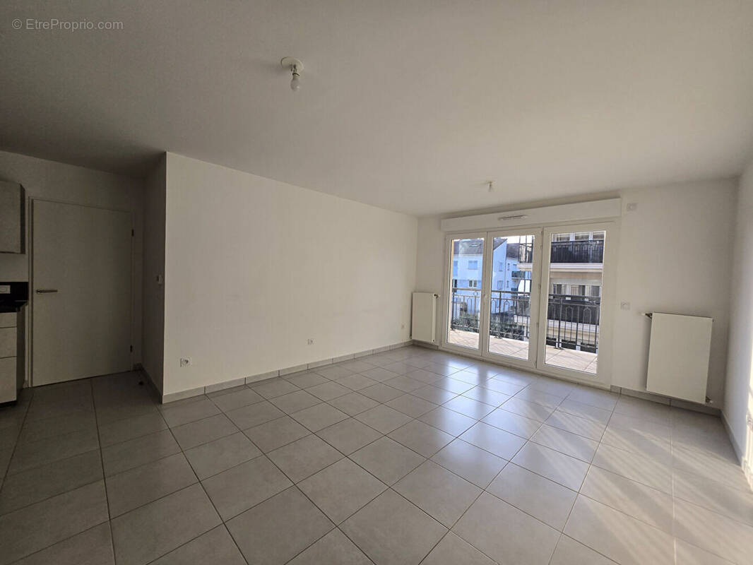 Appartement à SAINTE-GENEVIEVE-DES-BOIS