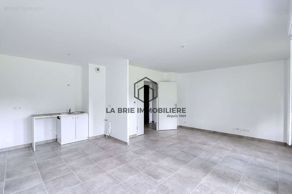 Appartement à EMERAINVILLE