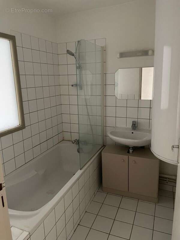 Appartement 56 m² à Saint-Etienne  - photo 8
