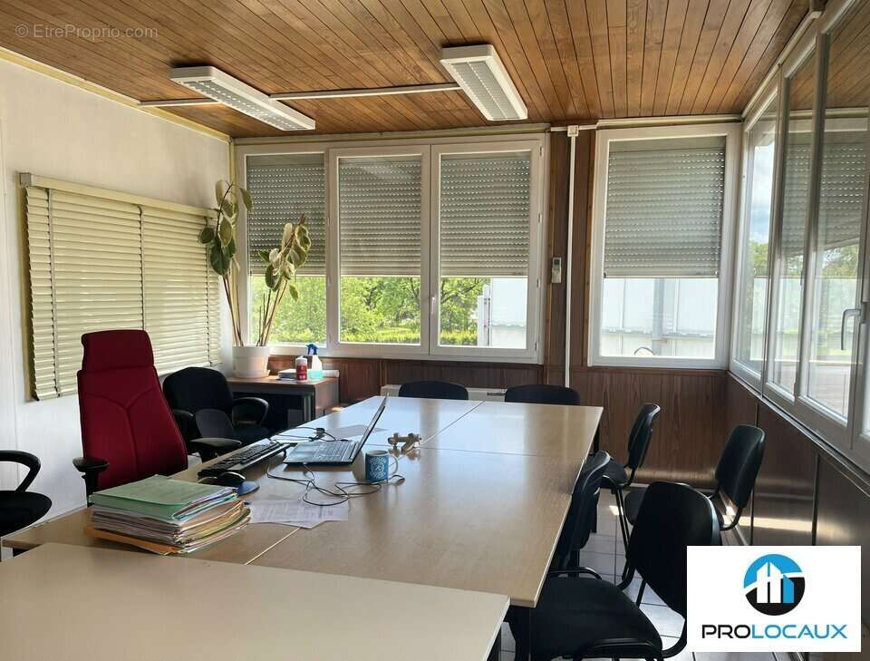 921 m² à Villefranche-Sur-Saone  - photo 5