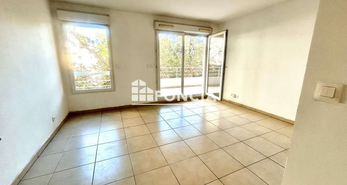 Appartement à MARSEILLE-8E