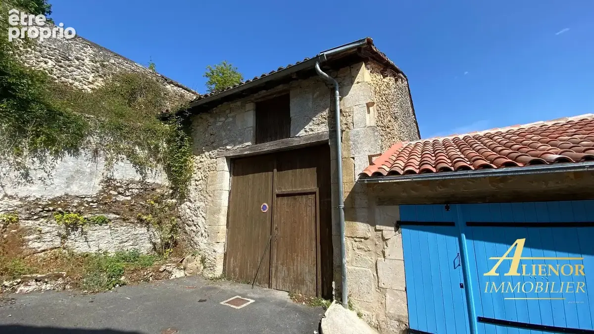 Maison de caractère en pierre avec grange - Bourdeilles 24310 - photo 15