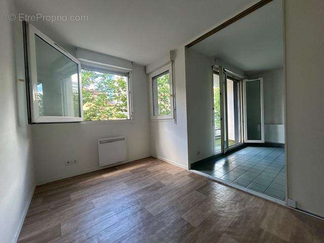   - Appartement à VILLEURBANNE