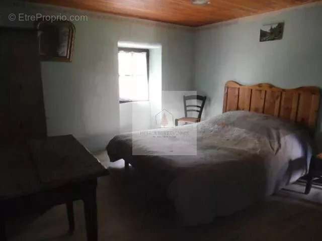 Maison à SAINT-GERMAIN-DE-CALBERTE