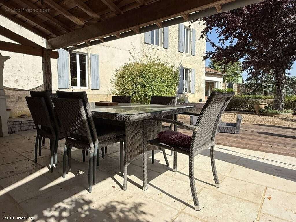 Maison à VERTEUIL-SUR-CHARENTE