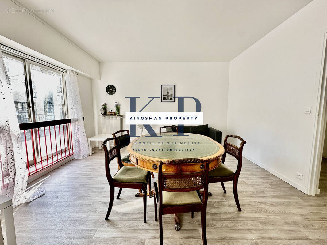 Appartement à PARIS-11E