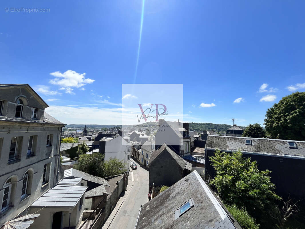 Honfleur - Appartement 2 pièces - 43 m2 - Dernier étage - Vue toits - Vendu semi-meublé - photo 9