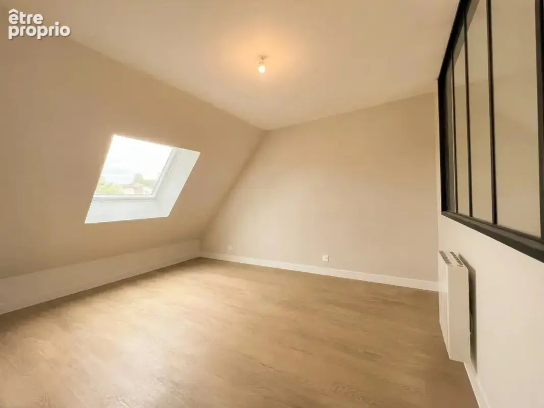 Maison familiale entièrement rénovée – 5 chambres – beaux volumes – sous-sol total - photo 8