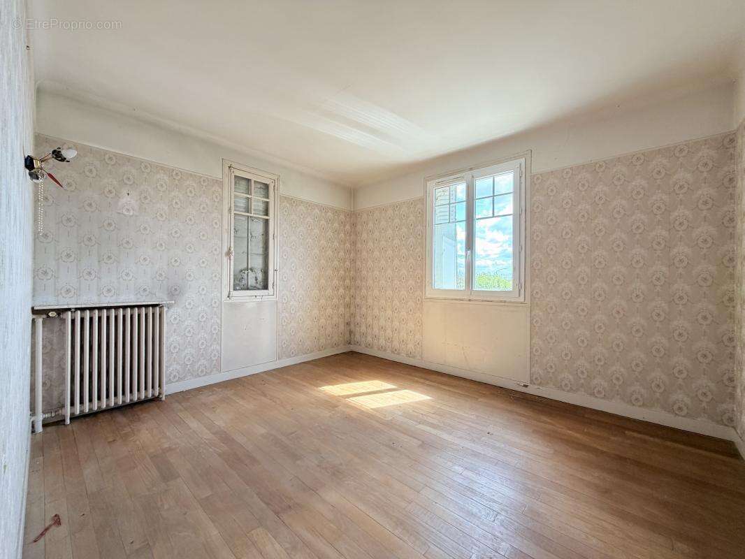 Maison à LEVES