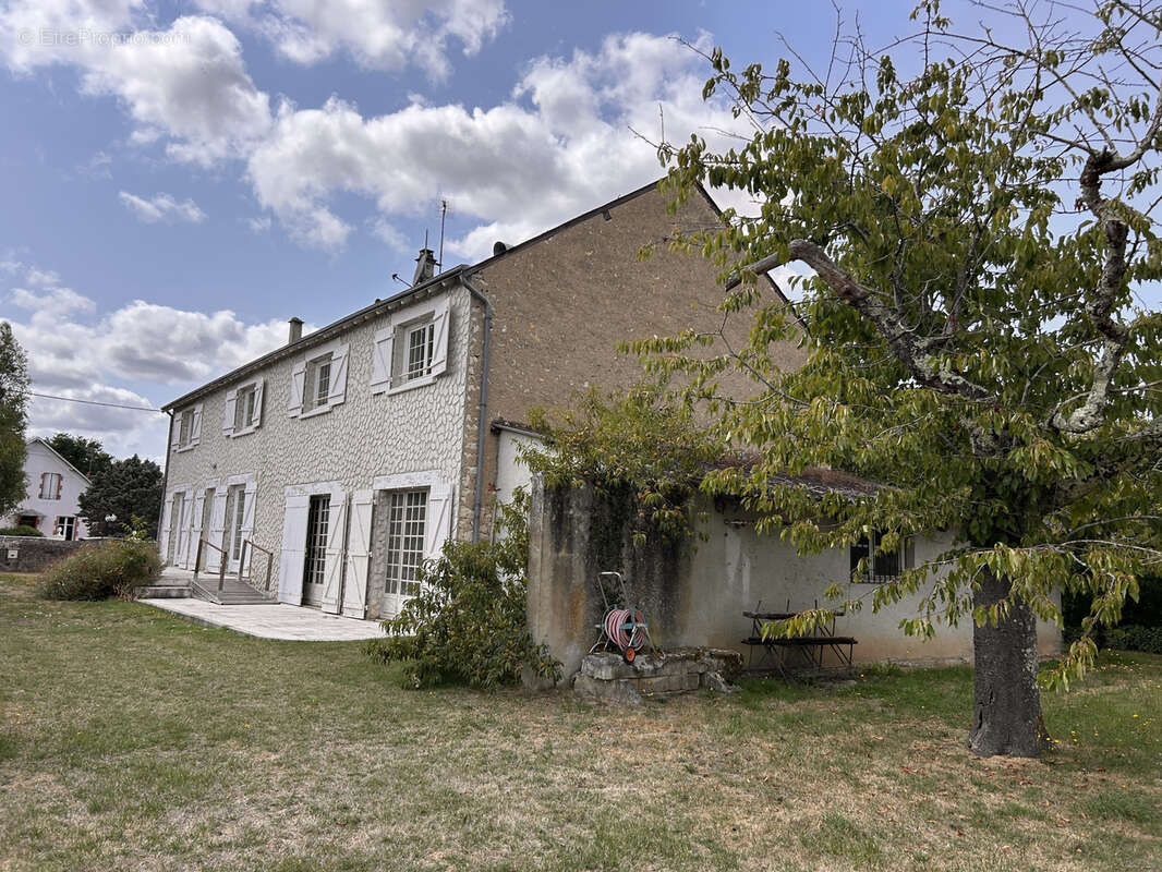 Maison à LE PECHEREAU