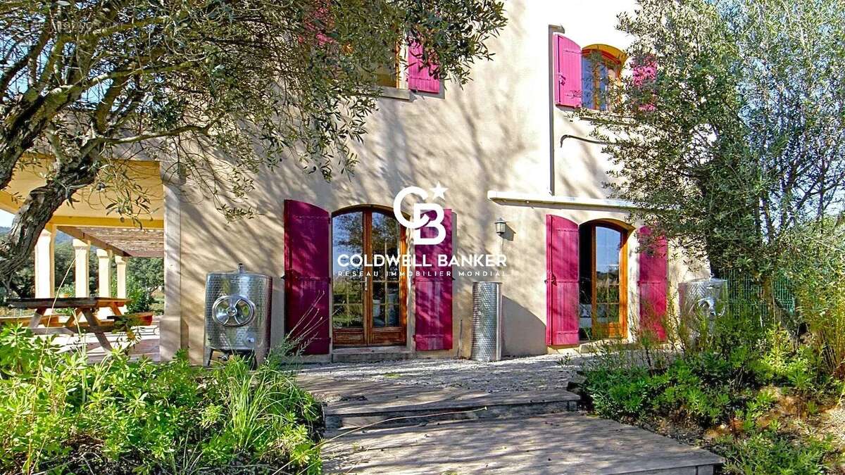 Élégante Villa Provençale avec Piscine au Cœur des Vignes - photo 5