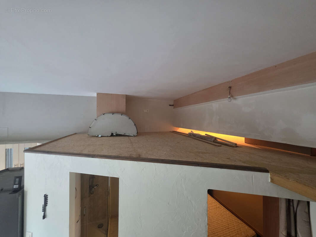 Commerce à GRUISSAN