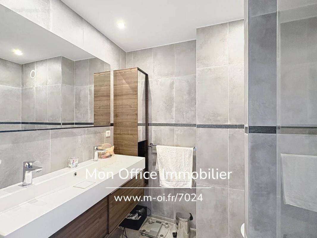 Appartement à COGOLIN