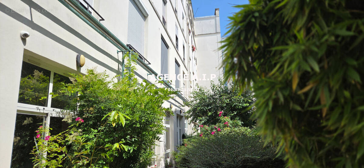 Appartement à PARIS-10E