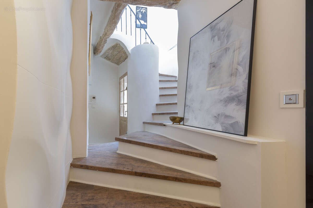 Appartement à LA GARDE-FREINET