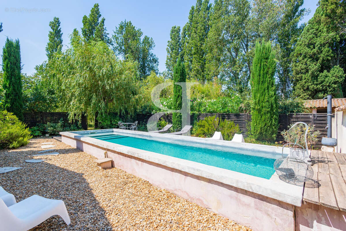 Maison 327 m² à Saint-Remy-De-Provence  - photo 3