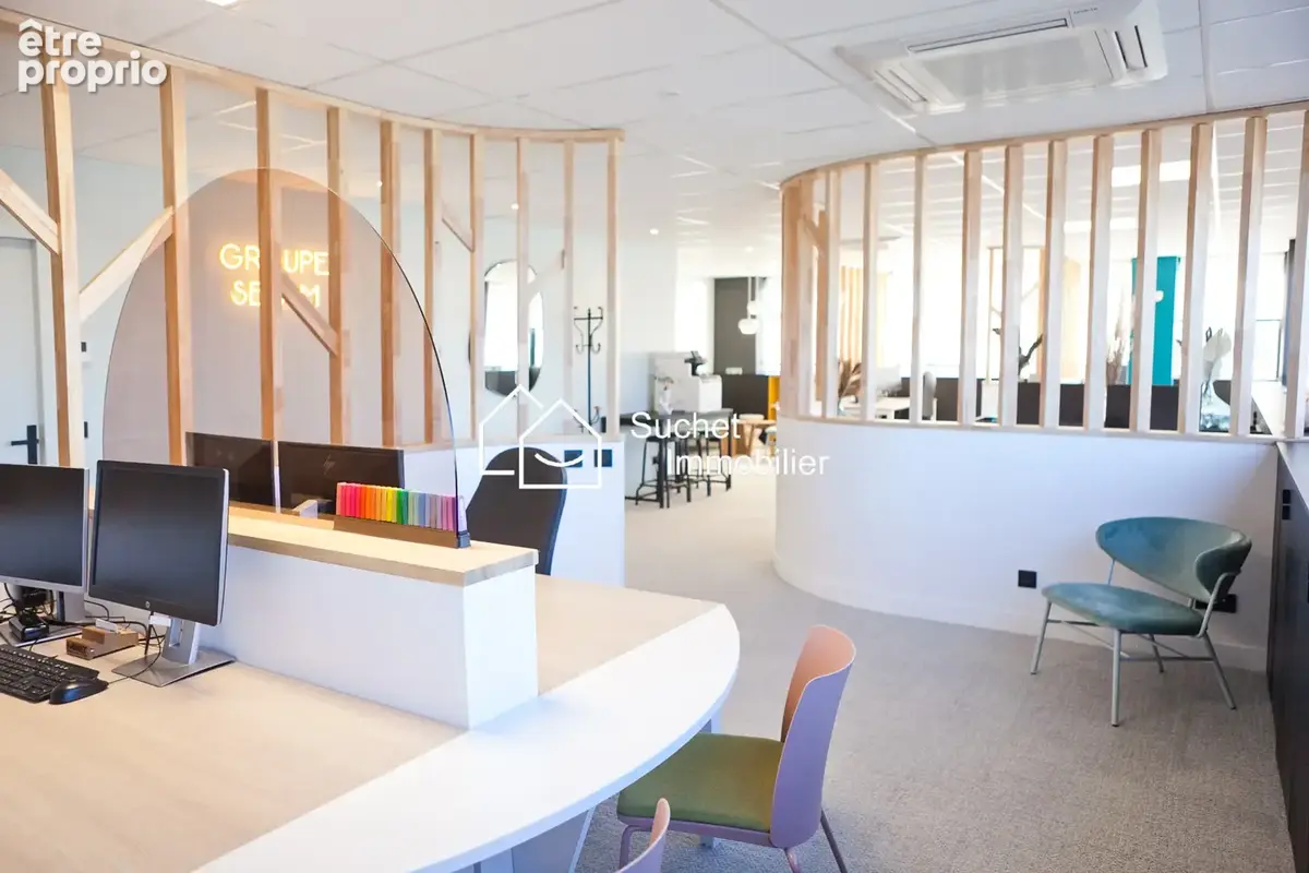 Bureaux contemporains de 121 m2 entièrement rénovés avec 4 stationnements privatifs   DPE C - photo 3