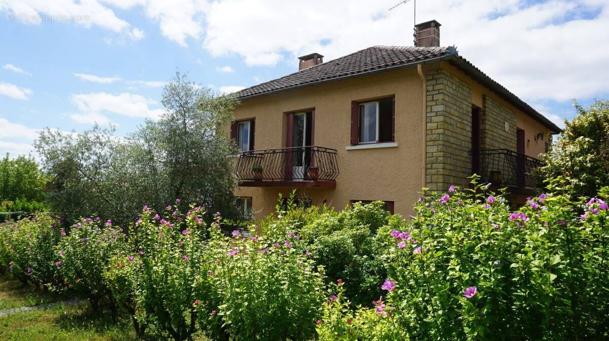 Maison à CASTELNAU-MONTRATIER