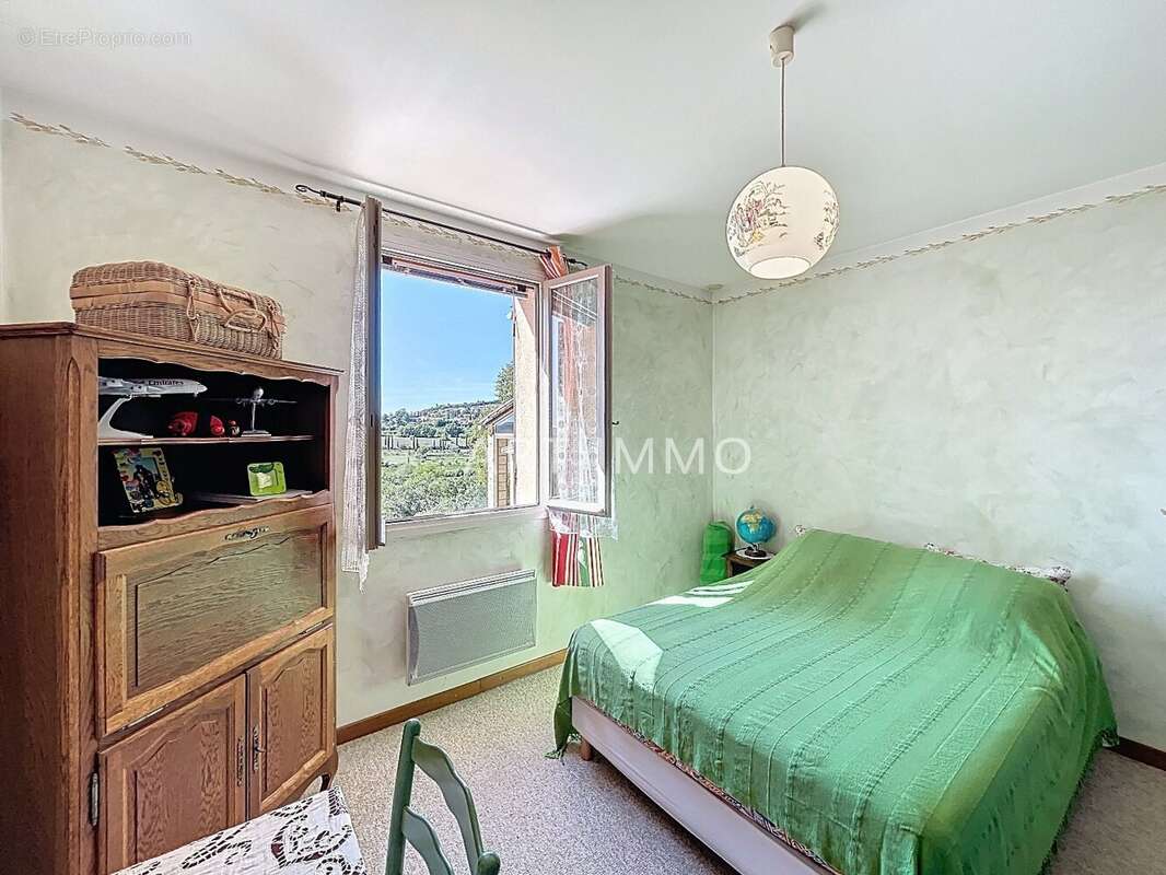 Maison à SAINT-SATURNIN-LES-APT