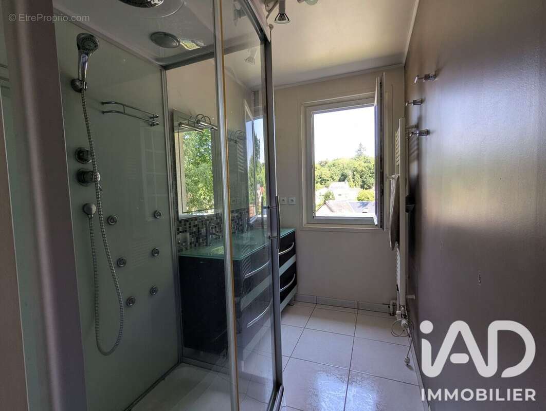 Maison 141 m² à Gasville-Oiseme  - photo 5