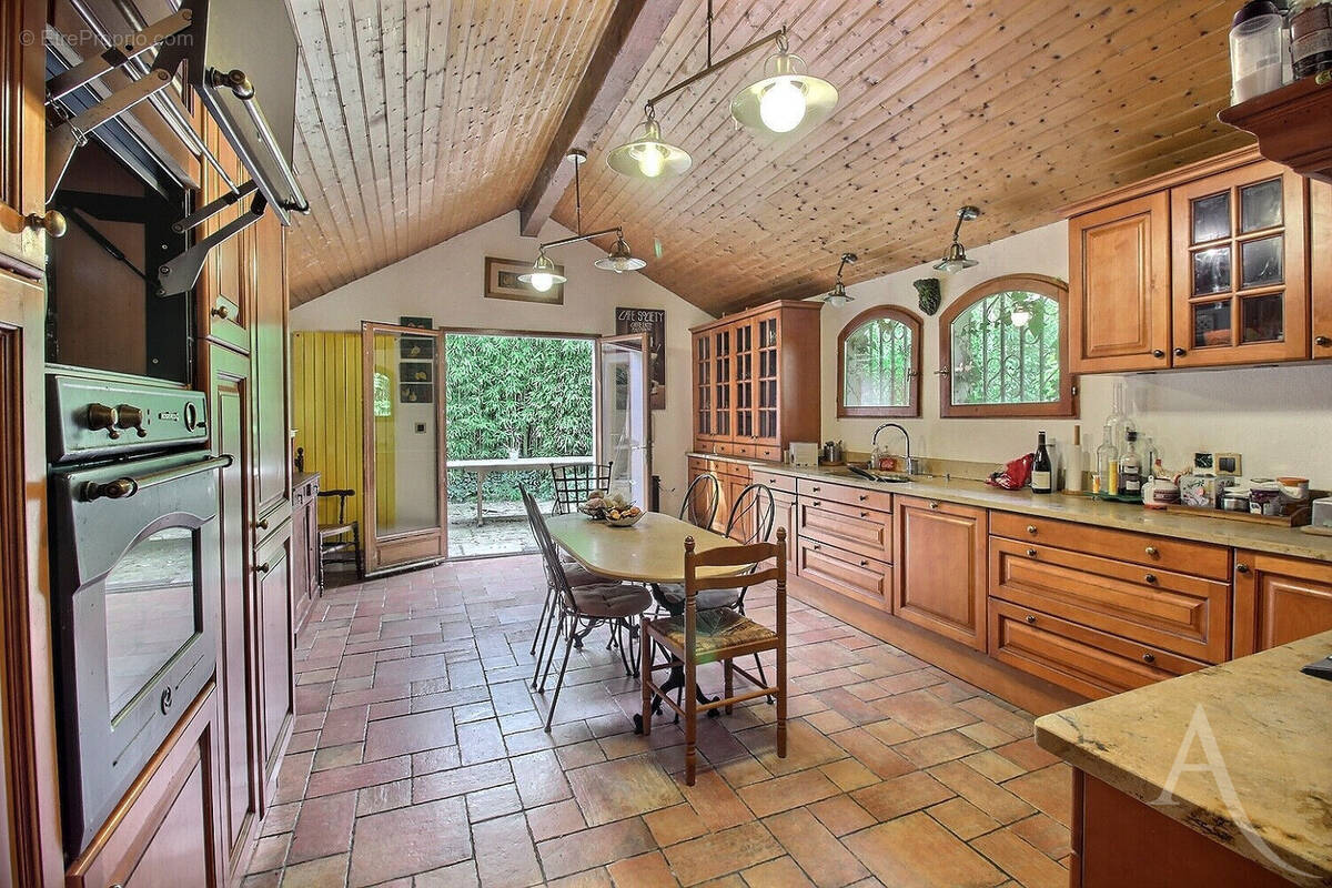 Maison à VILLENAVE-D'ORNON
