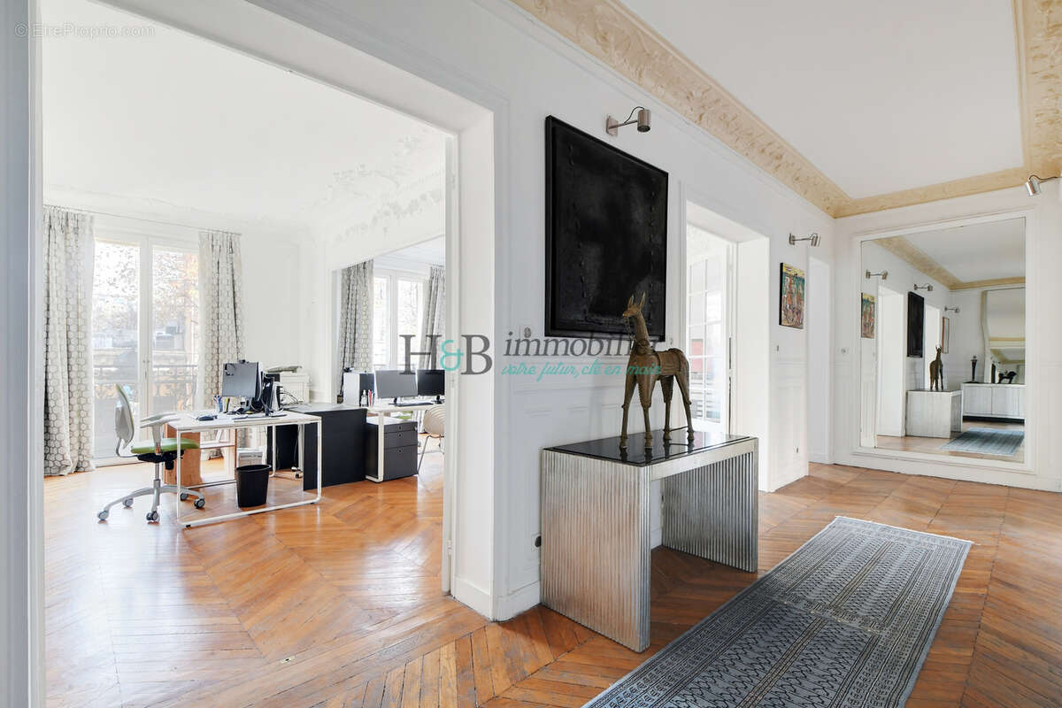 Appartement à PARIS-14E