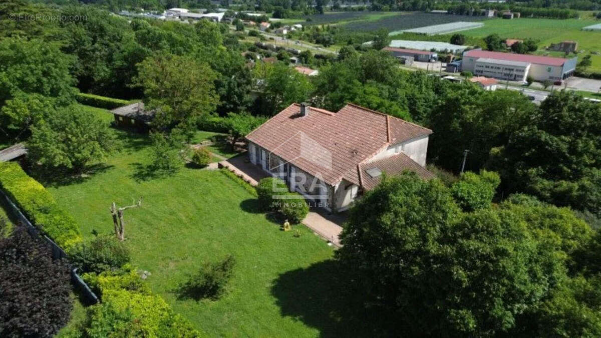 Maison à PORT-SAINTE-MARIE