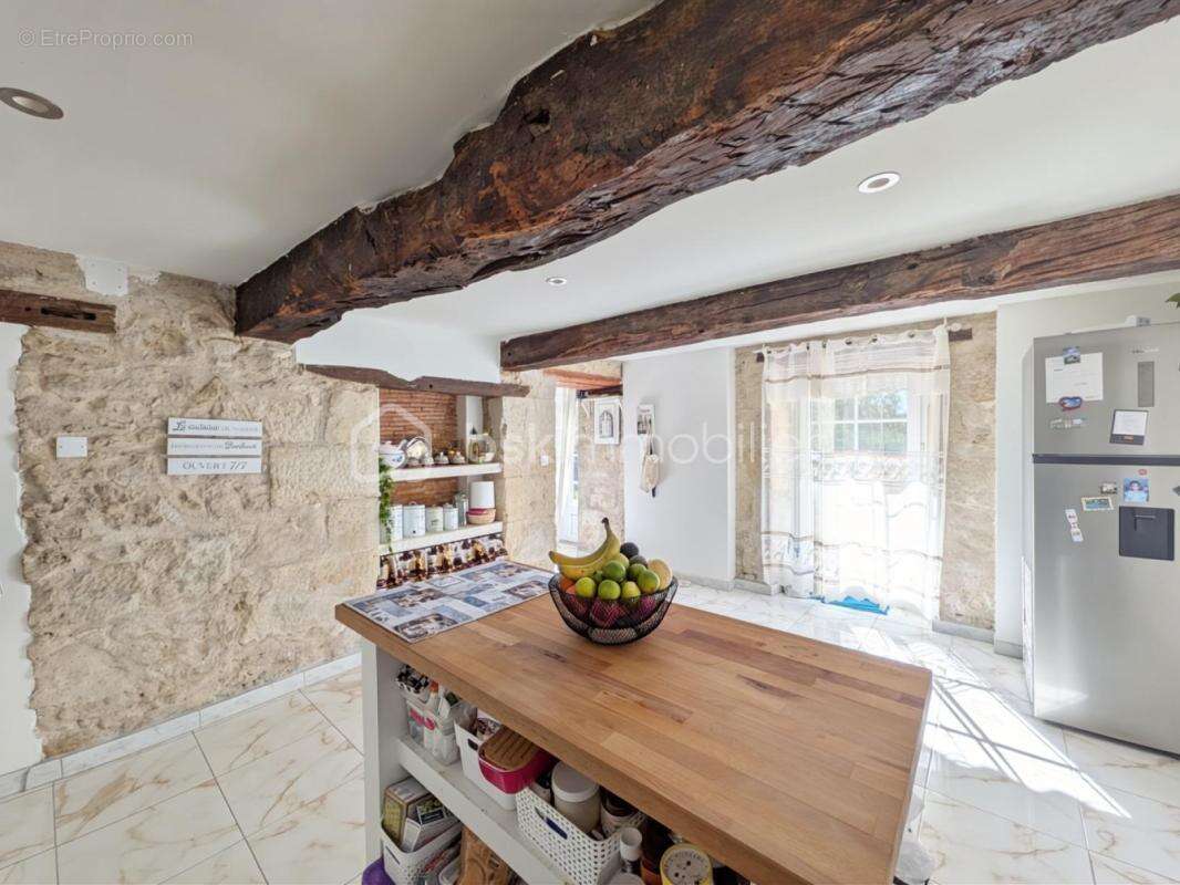 Auch - Maison en pierre rénovée – 3 chambres – - photo 3