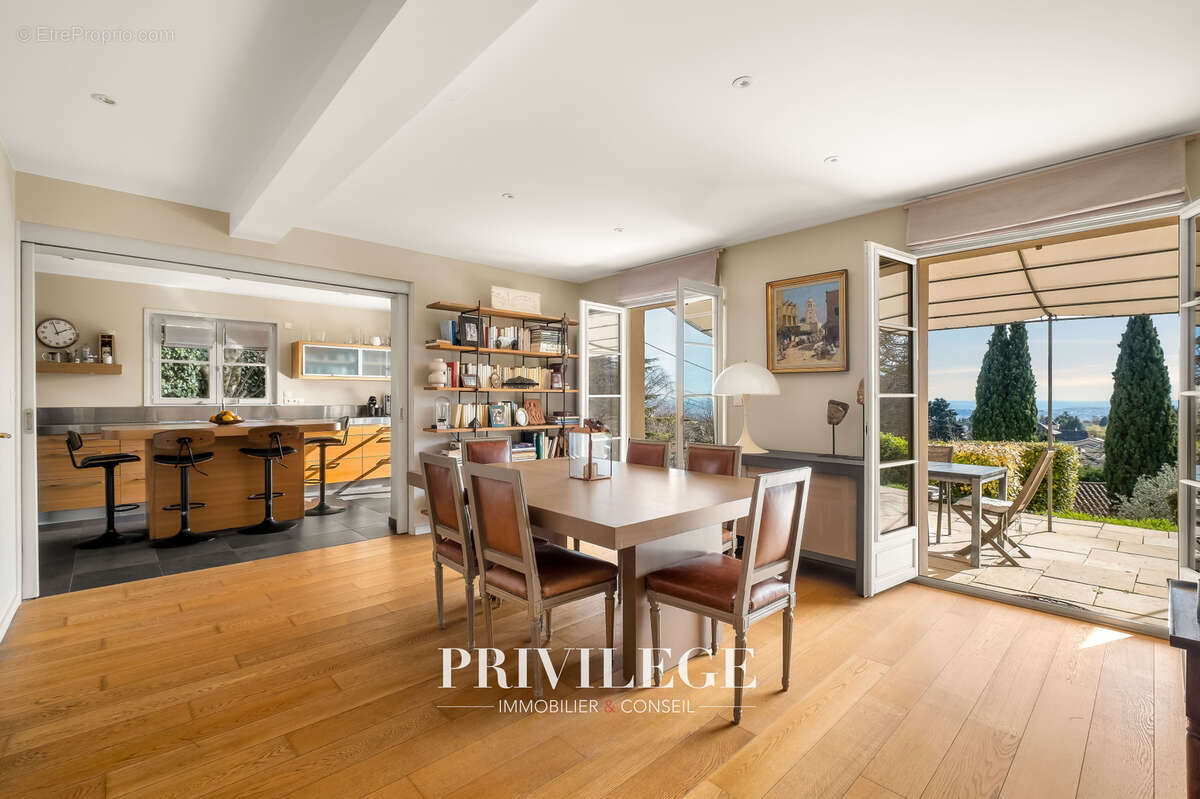 Maison à SAINT-DIDIER-AU-MONT-D'OR