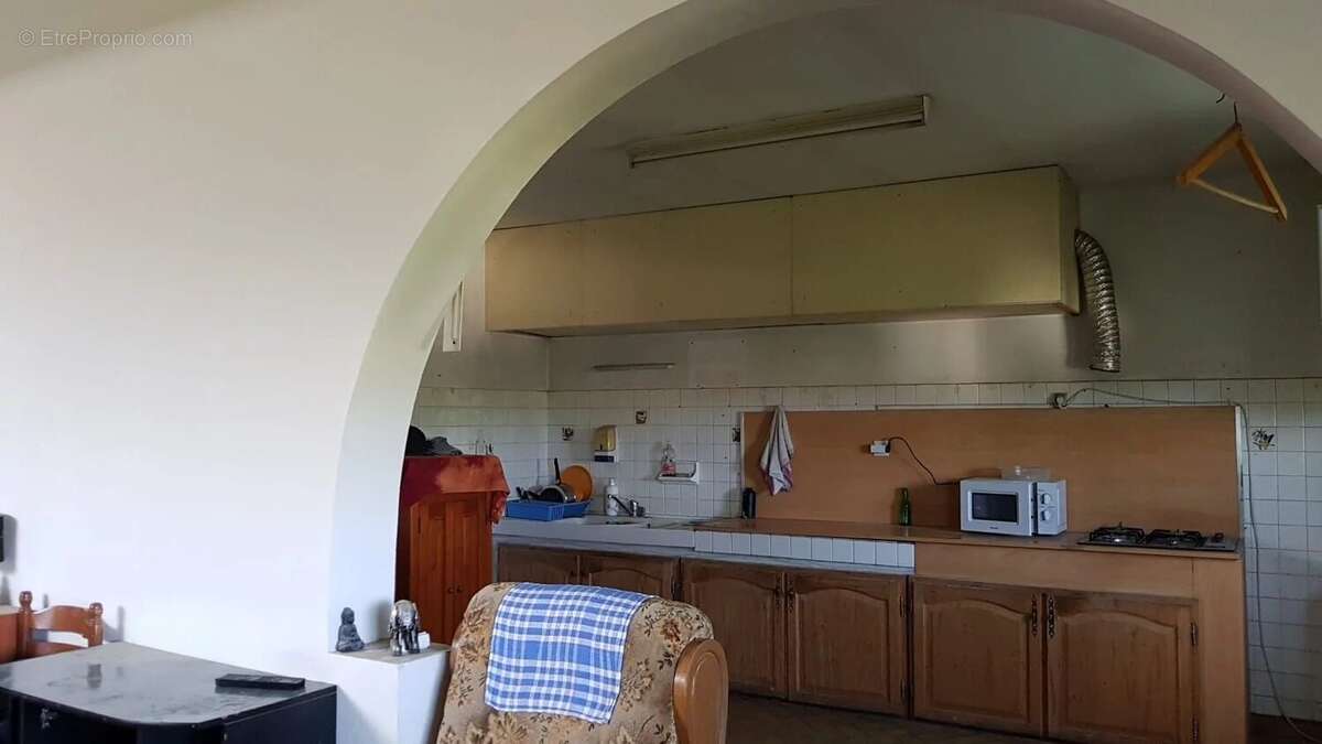 Maison à CASTELNAU-MONTRATIER