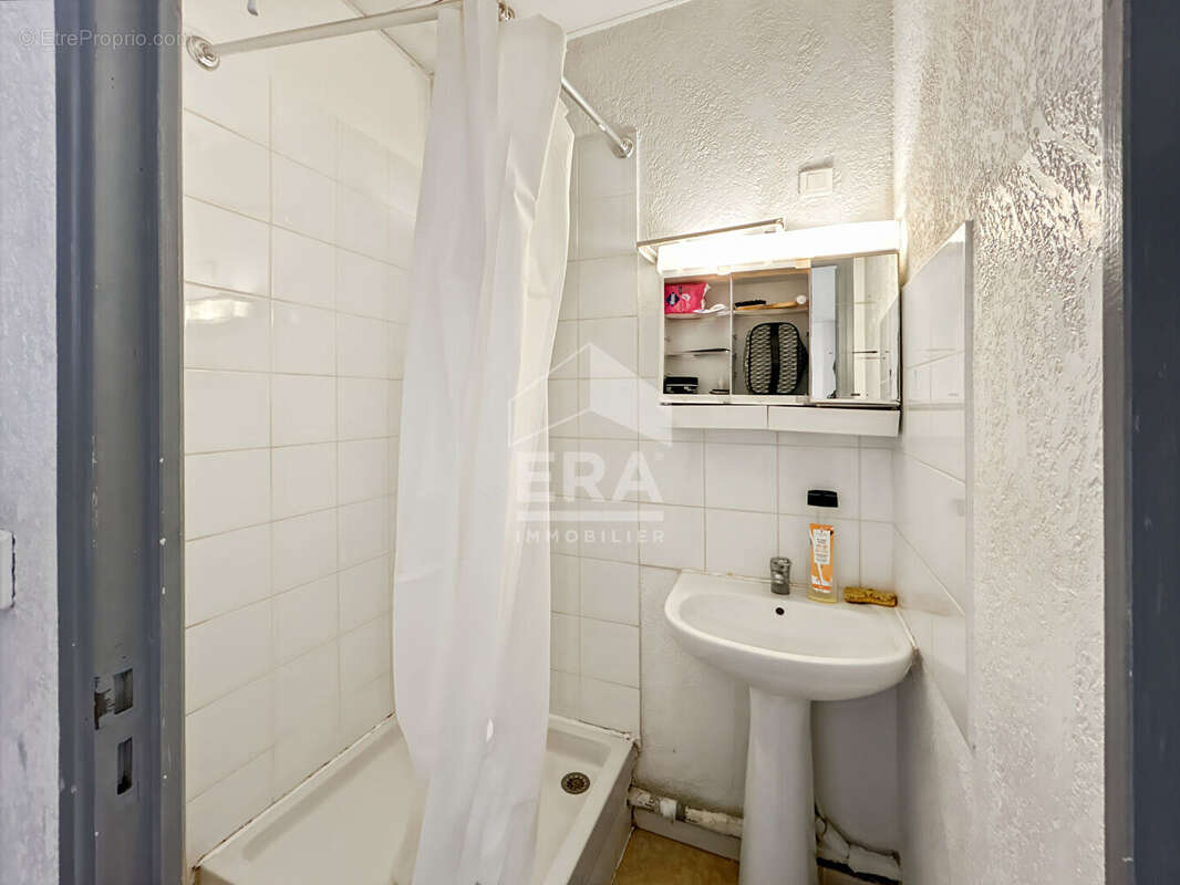 Appartement à MARSEILLE-4E