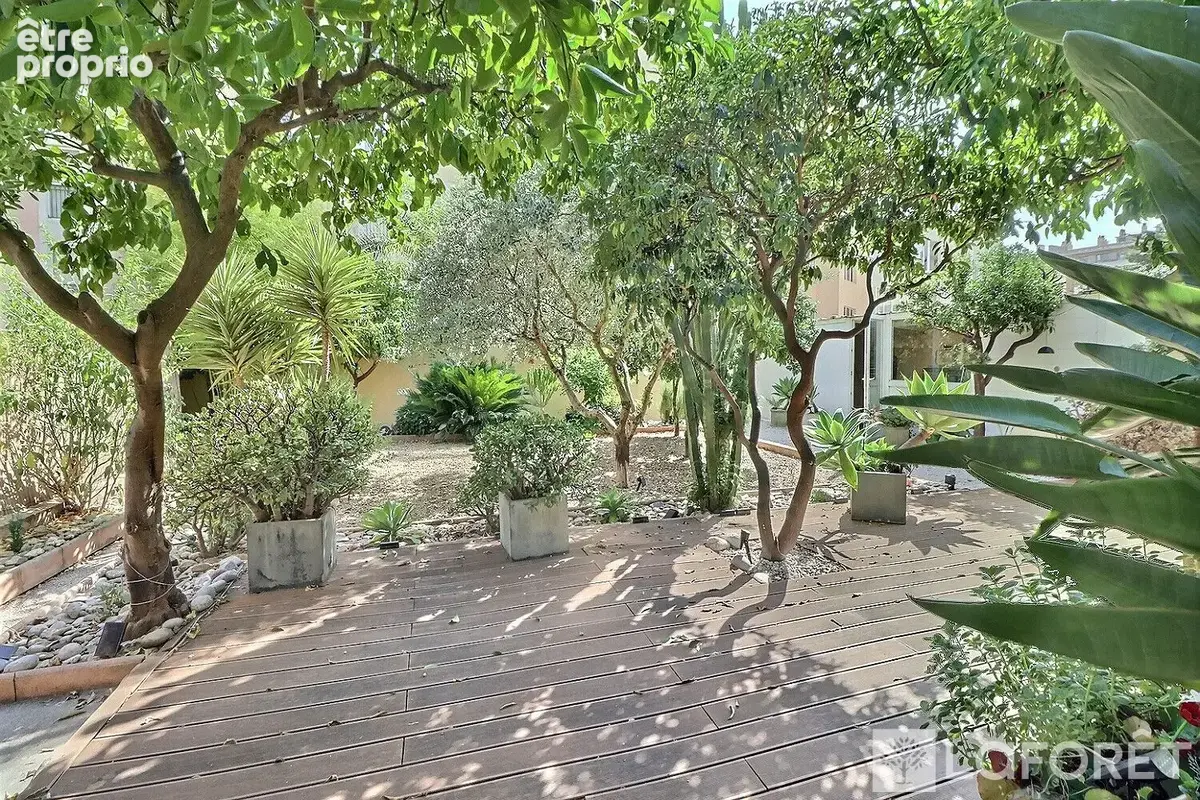 Hyères coeur de ville- Maison de caractère divisée en deux appartements ou à réunir - photo 12