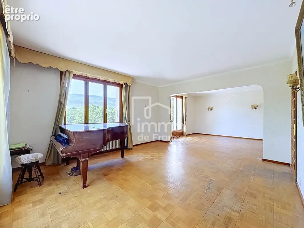 Maison 7 pièces 210 m² à vendre à Bellegarde-Sur-Valserine (01200) - photo 6