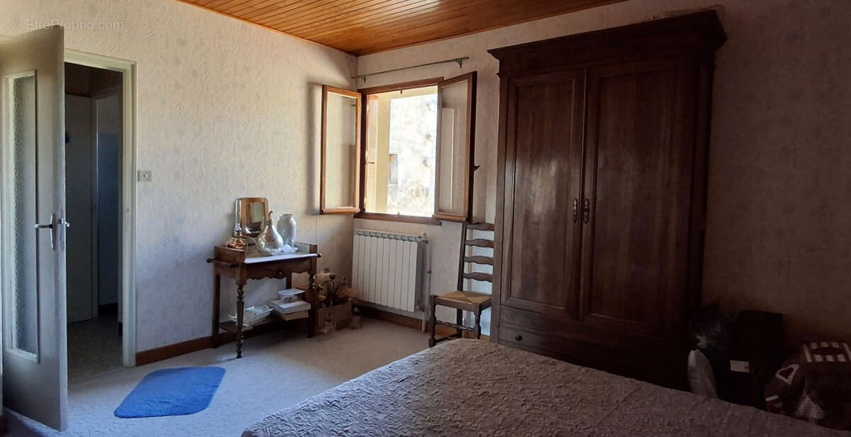 Maison à LA GARDE-ADHEMAR