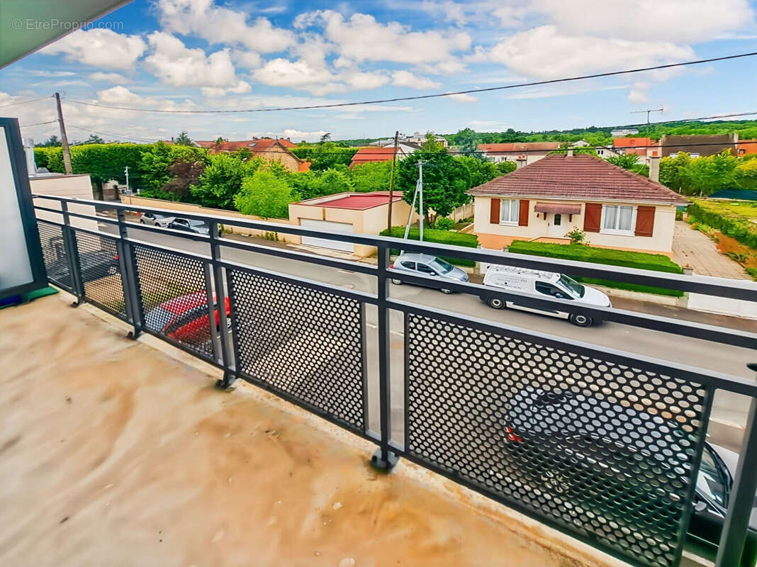 Appartement à SAINT-FARGEAU-PONTHIERRY