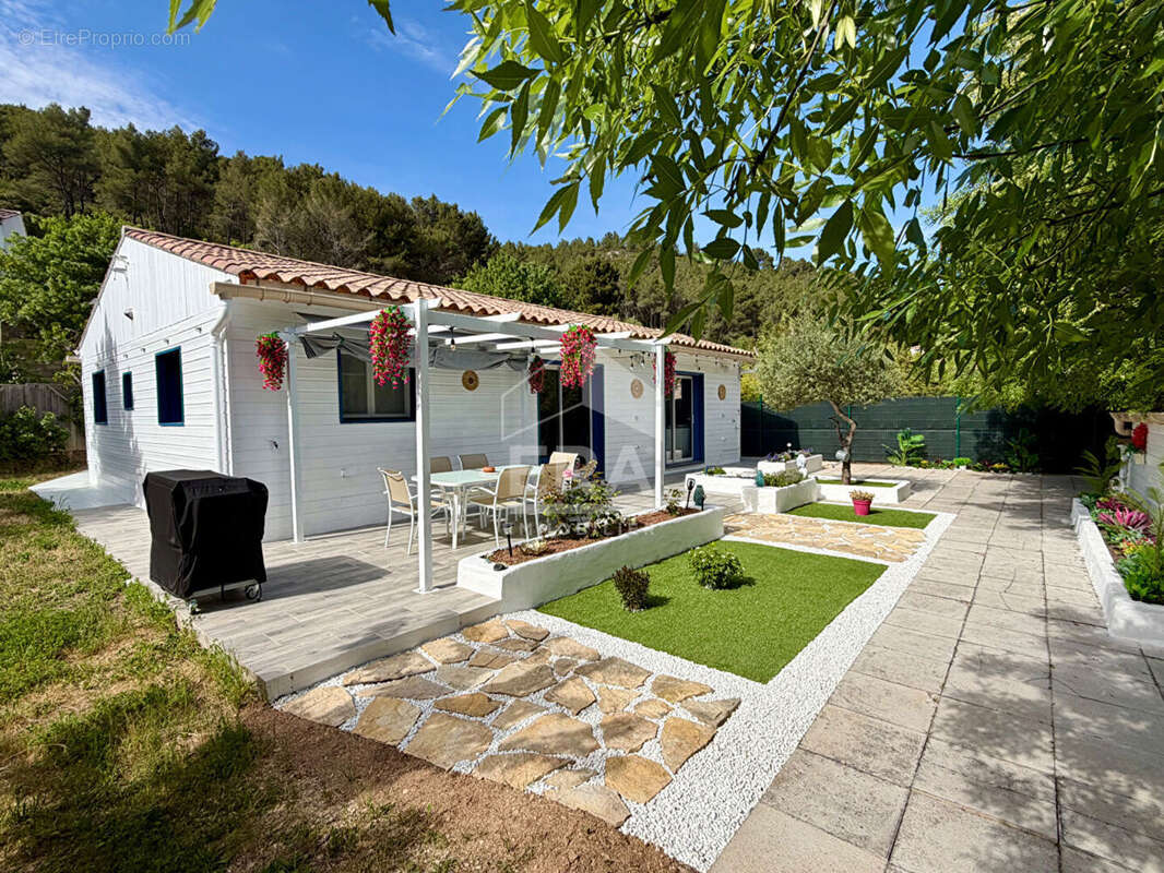 Maison à SAINT-ZACHARIE
