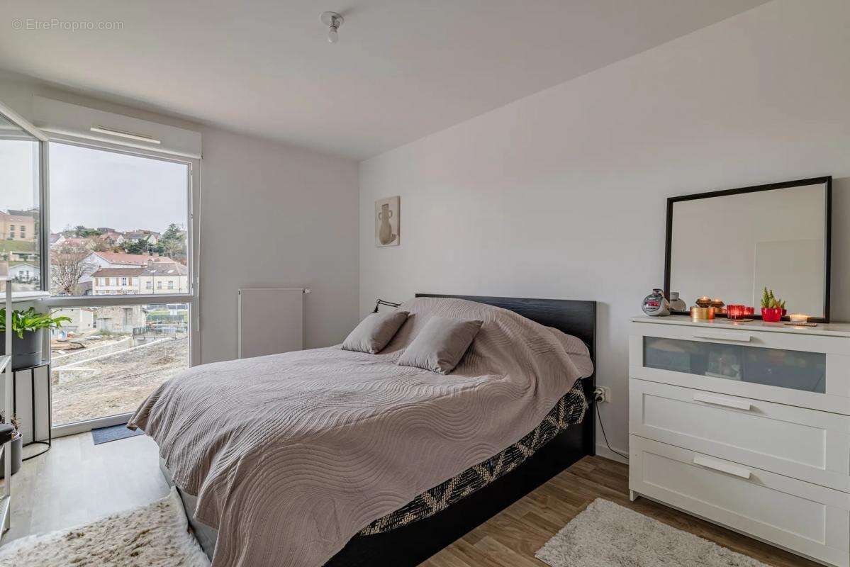 Appartement à CORBEIL-ESSONNES