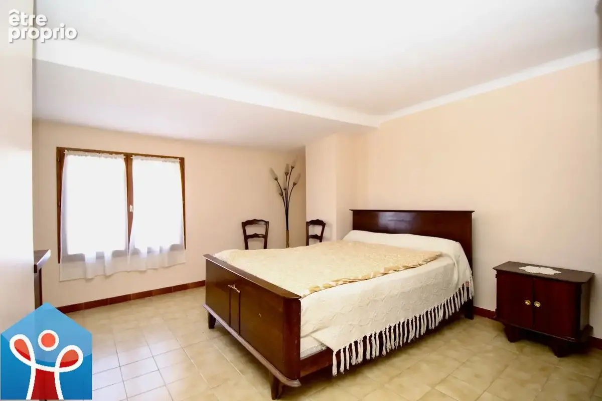 Maison de village T5 avec remise et parking - photo 7