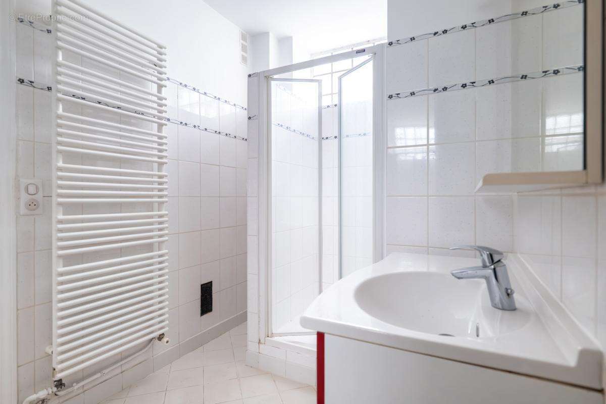 Appartement à PARIS-14E