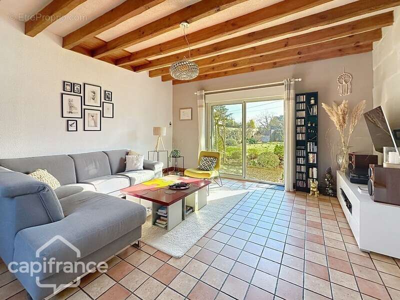 Maison à MONTREUIL-BELLAY