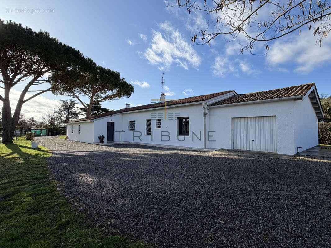 Maison à LAYRAC