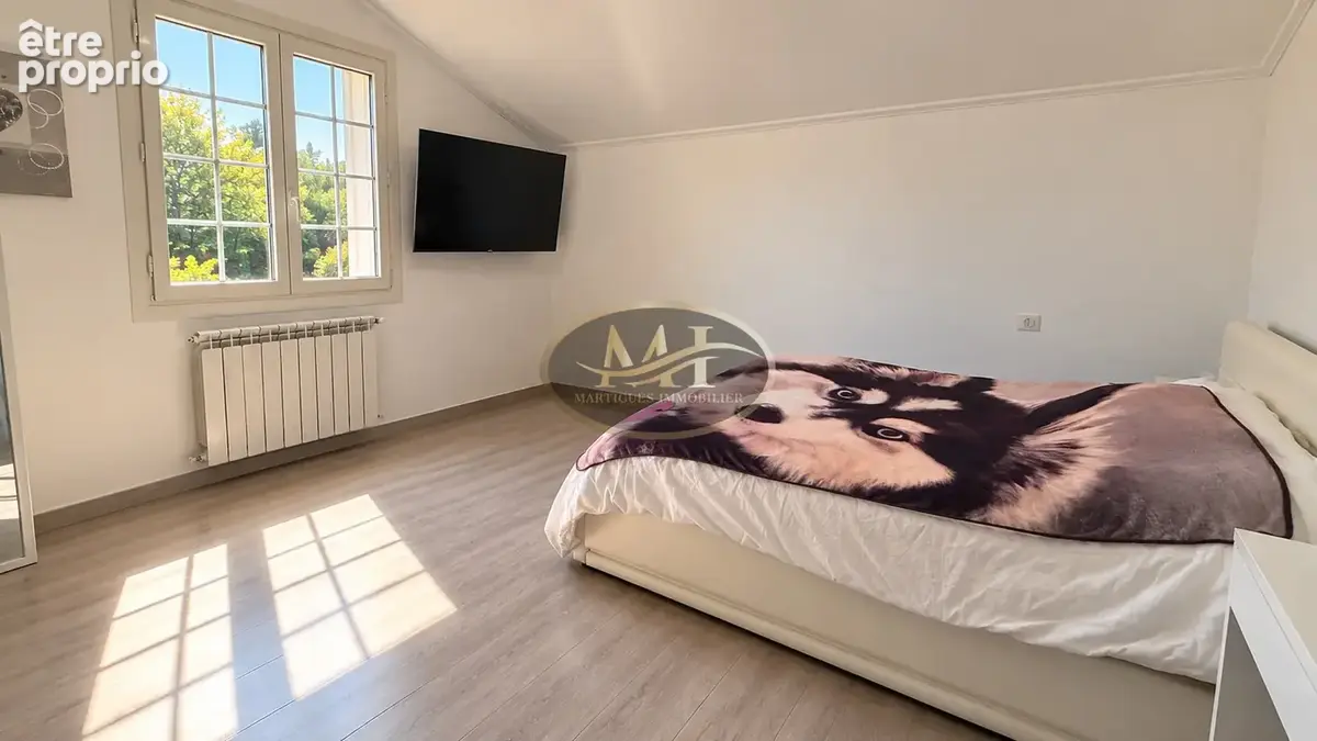 MARTIGUES   FERRIÈRES  Maison familiale rénovée de 150 m2 avec piscine et garage - photo 11