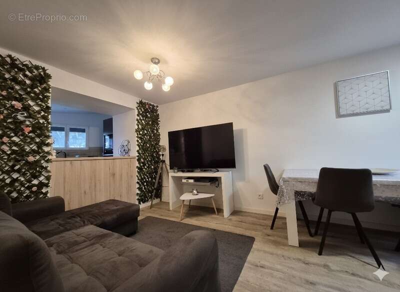 Maison à LES NOUILLERS