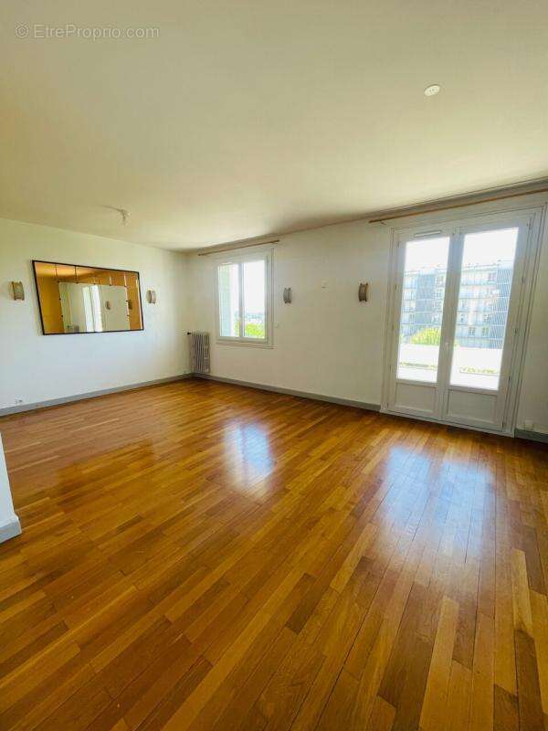 Appartement à ROMANS-SUR-ISERE