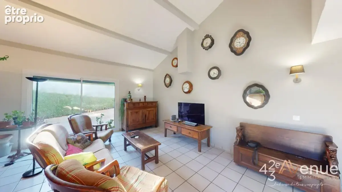 Maison 5 pièces 146 m² à vendre à Saint-Genest-Lerpt (42530) - photo 2