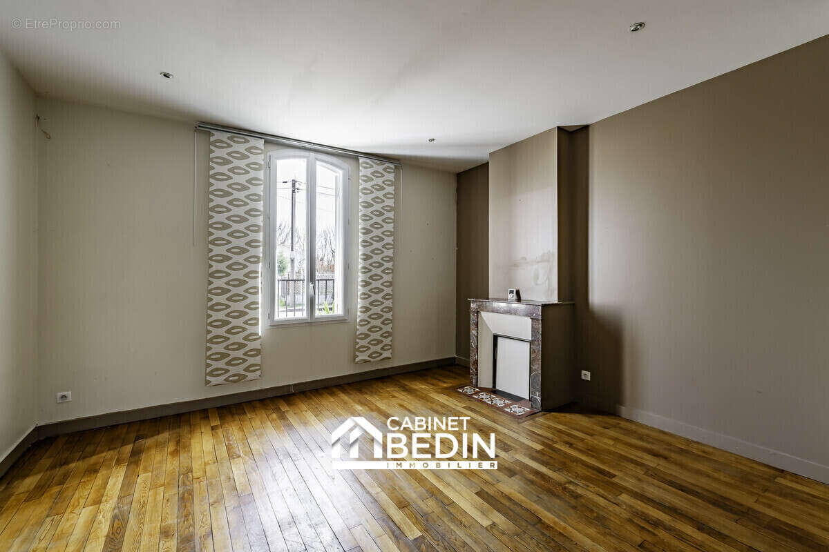 Maison 176 m² à Coutras  - photo 4