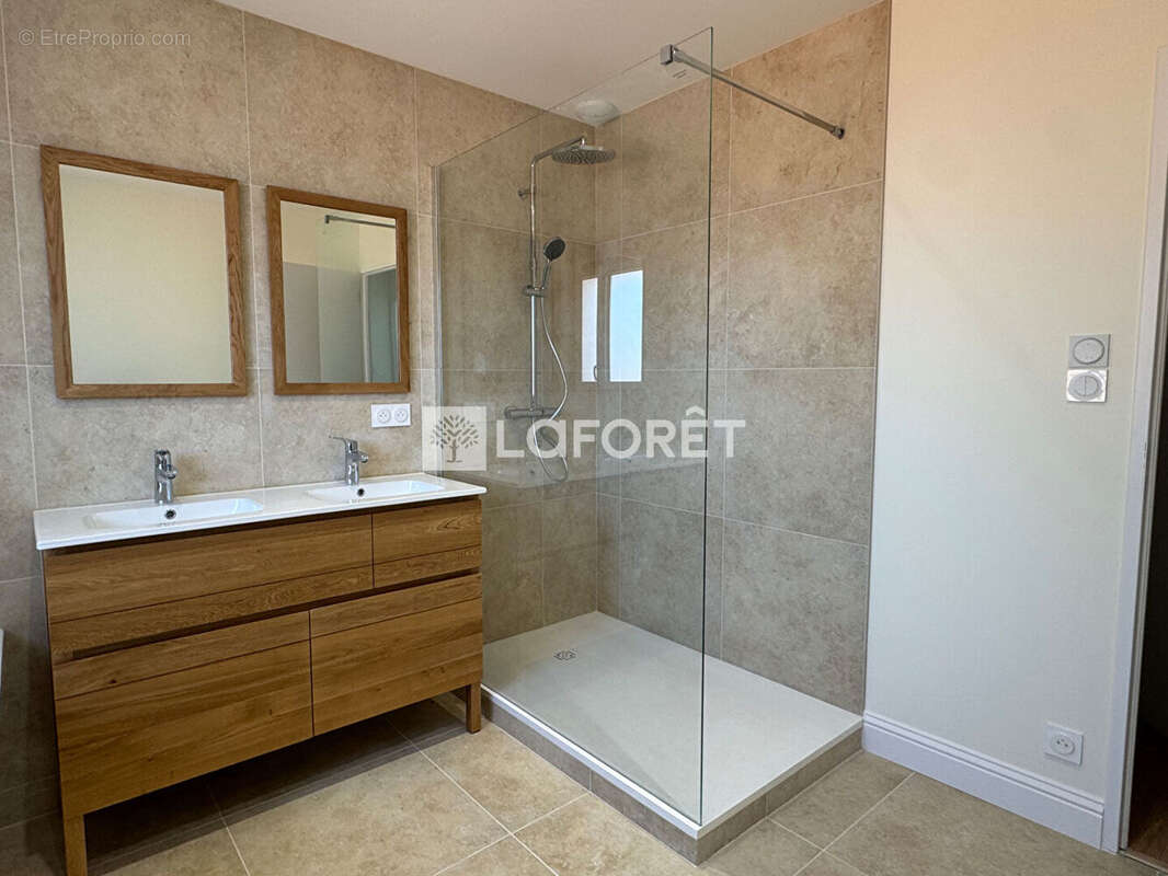 A vendre Maison Eysines 6pièce(s) 150 m² avec son annexe de 40 m² - photo 7