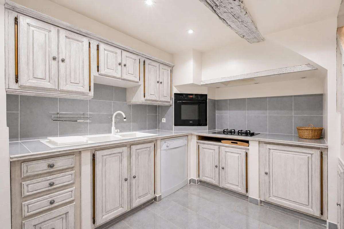 Appartement de 5 pièces de 90 m² situé à Bouyon - photo 6
